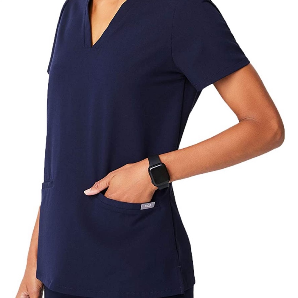 NWT- FIGS Casma Three-Pocket Scrub Top